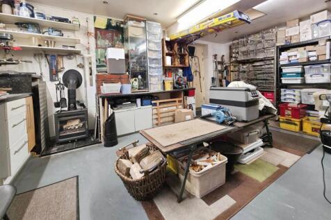 Garage / Workshop