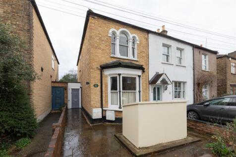 Pembroke Road, E17
