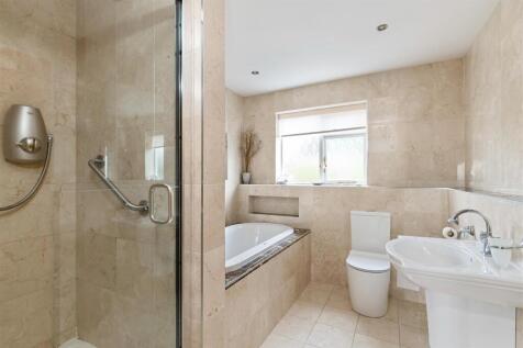 Maybury Farm, Bathroom