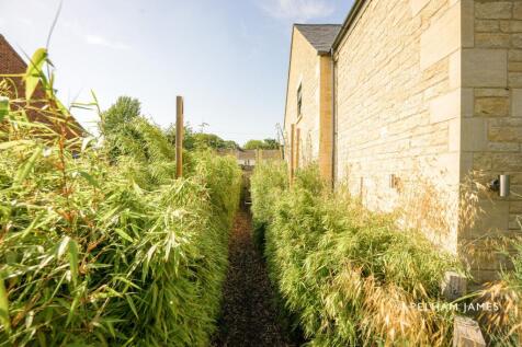 Side Garden, 6 Cold Overton Road, Langham