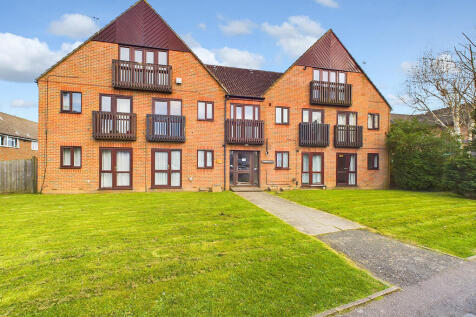 Flat in RH10 8XG