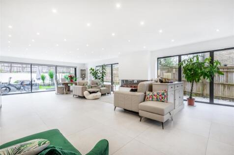 Open-Plan Reception