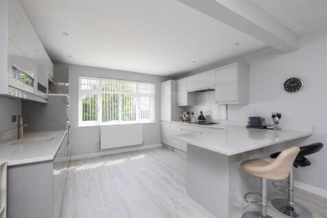 Ruffa Lane 42 Kitchen Dining Room-2.jpg