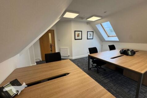 Office: > 5 desks
