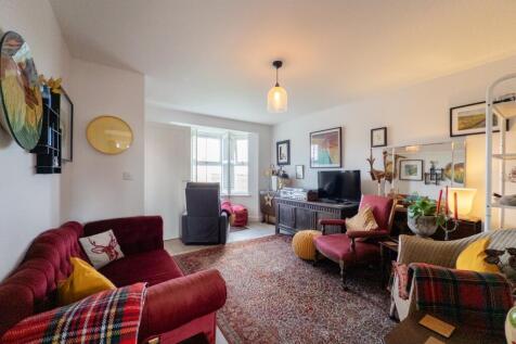 20250922120236 - 2025-09-22_12-02-36 - 5 Marine Pa