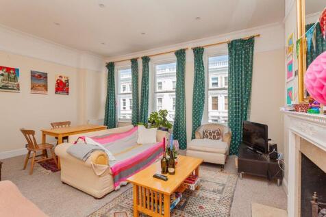 A spacious and well-presented three double bedroom split-level maisonette located on a quiet residential street in the heart of West Kensington. Arranged over two floors, the property comprises three