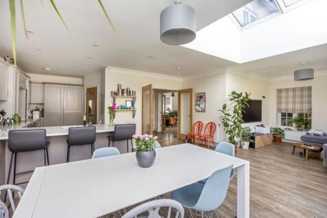 Kitchen / living / dining room