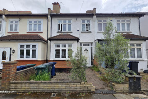 2 bed terraced house for sale Falkland Avenue, Ne