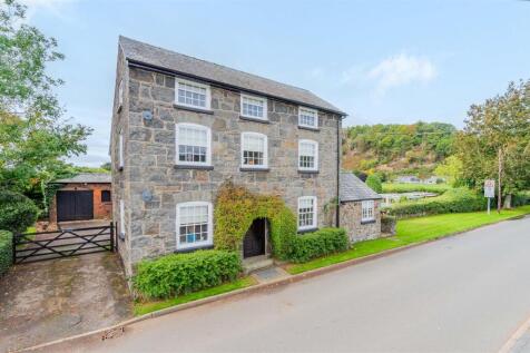 Accommodation Comprises