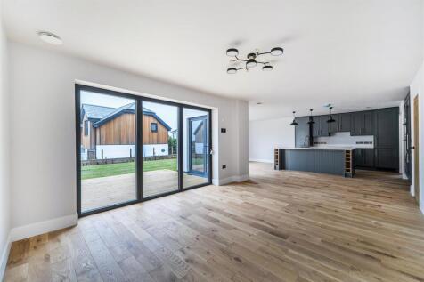 Living area..jpg