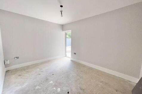 Separate reception room