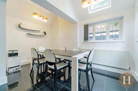 7 bed, 3 bath Detached in Birmingham - Photo 10