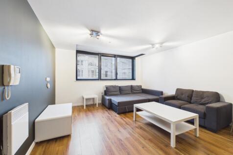 Belvoir offers this well-presented one-bedroom, second-floor apartment in Mann Island, with views of the River Mersey and Three Graces. Fully furnished with a spacious lounge, open-plan kitchen, Band