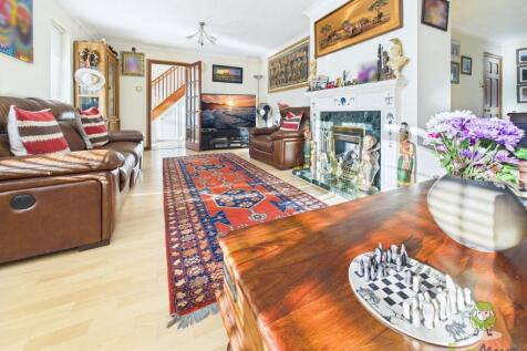 CAM01543G0-PR0169-STILL014