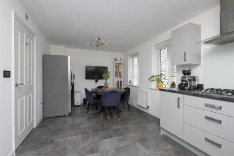 14 Kings Road, Ringmer, BN8 5FS (23).jpg