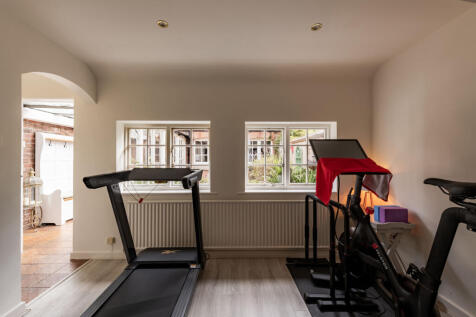 306827 - North Lodge Wirral 6.jpg