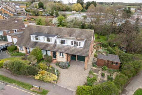 260402 - 1 Curlew Crescent, Bedford - 01.jpg