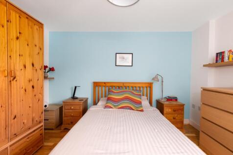 63 st peters court_dec-9.jpg