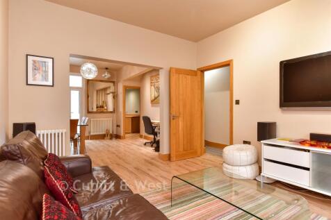 Lounge/ Dining Room