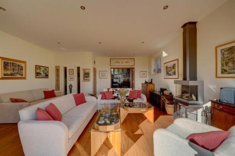 48a Worcester Rd (22