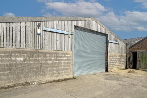 Light Industrial to rent in balk