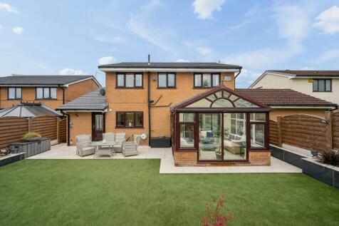 Rear View of Property & Garden