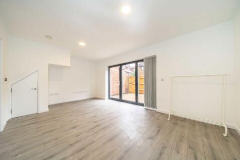 4 Bedroom House in SW16 5SZ