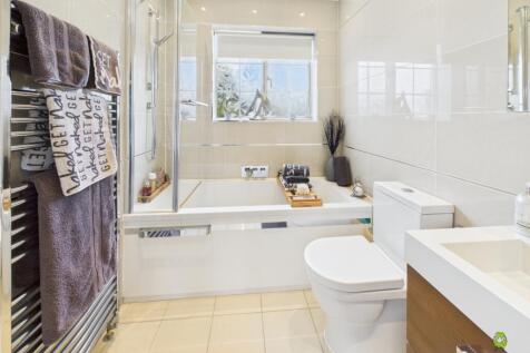 Presented by Clinton at EweMove Bexleyheath and Da