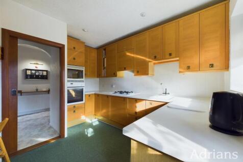 KITCHEN /