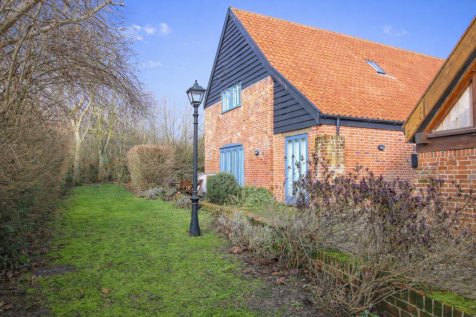 Quaint countryside home with lamppost.png