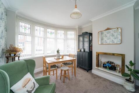 3 bed, 1 bath Semi-Detached in Manchester - Photo 5