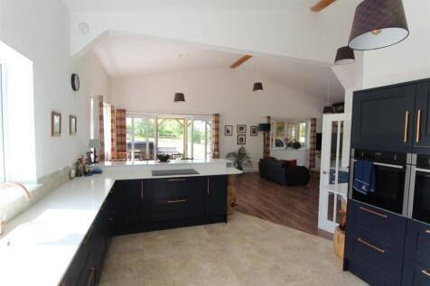 Kitchen 3.jpg