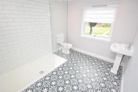 GROUND FLOOR EN-SUITE SHOWER ROOM (2).JPG