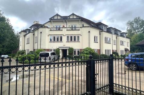 Two Bedroom Unfurnished Luxury Apartment