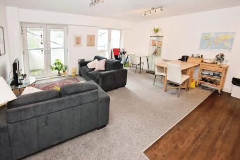 DEPOSIT FREE OPTION AVAILABLE | AVAILABLE 7TH AUGUST | FULLY FURNISHED | SECURE ALLOCATED PARKING | TERRACE | BILLS PACKAGE AVAILABLE FOR STUDENTS AT ADDITIONAL COST Ingenta is located on the edge of