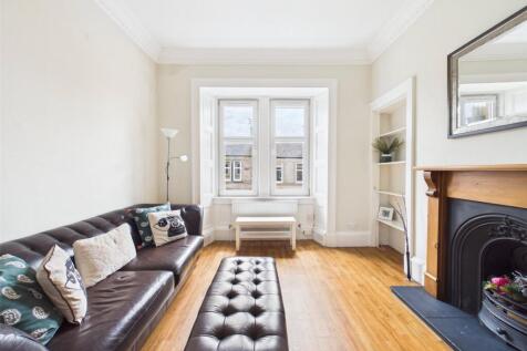 A stylish and well-presented two-bedroom flat in the heart of Roseburn, featuring a modern kitchen with a breakfast bar, bright living spaces, and a comfortable layout ideal for contemporary living. A