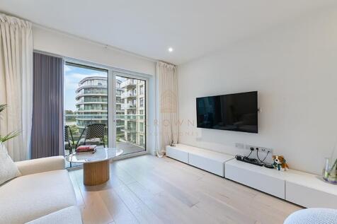 Furnished | Balcony | 24/7 Concierge | Gym | Swimming Pool | Cinema Room | Lounges | Spa Facilities | Communal Gardens | Excellent Transport Links | WeChat: CLH-Consultant.