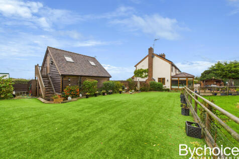 CAM05454G0-PR0065-STILL034