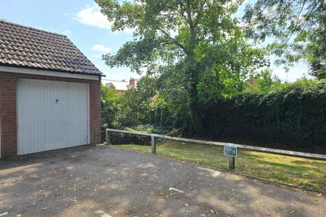 Garage &amp; Parking