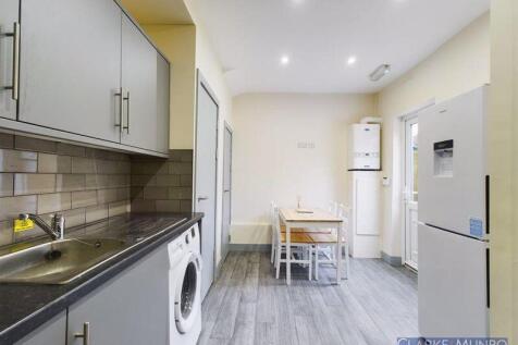 1 Bedroom House in TS1 4RT