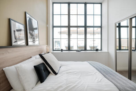 YourTRIBE Deptford offers boutique student living with 2-4 bed apartments, fewer flatmates and more space. Expect underfloor heating, spa-style bathrooms and fully equipped kitchens. Premium shared sp