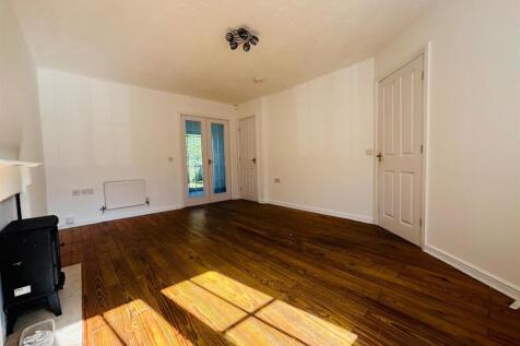 Living Room: