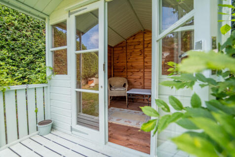 Summer House Incl...