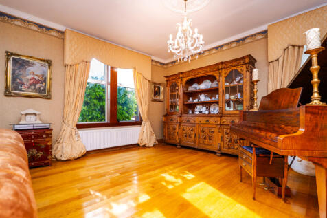5 bed, 5 bath Detached in Glasgow - Photo 7