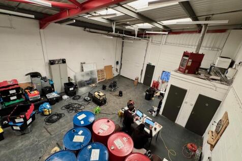 22 Hawthorn Centre 47.jpg