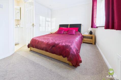 CAM01543G0-PR0170-STILL001