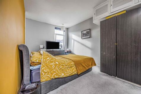 153 Landguard Road, Southsea-Small-PorticoMarketin