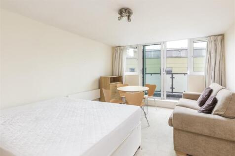 A fantastic, spacious studio flat in this secure purpose built building with fitted kitchen and a shower room. Located 5 minutes from Fulham Broadway. There is no parking permit available with this fl