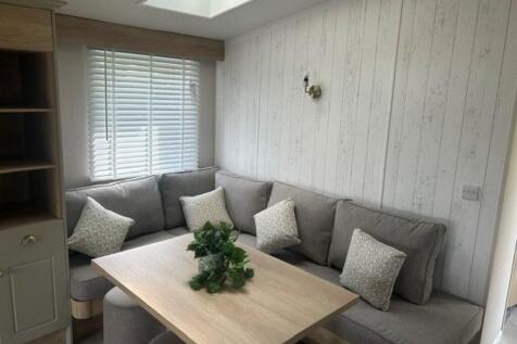 Living Room / Din...