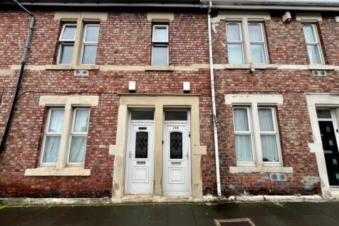 3 Bedroom Flat in NE8 1LR